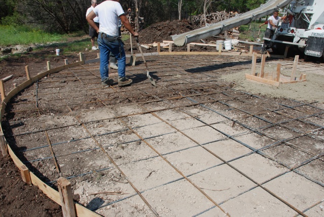 2010/05(May)/Firepit construction/640x480_2010-05-29-60 Firepit Construction.jpg